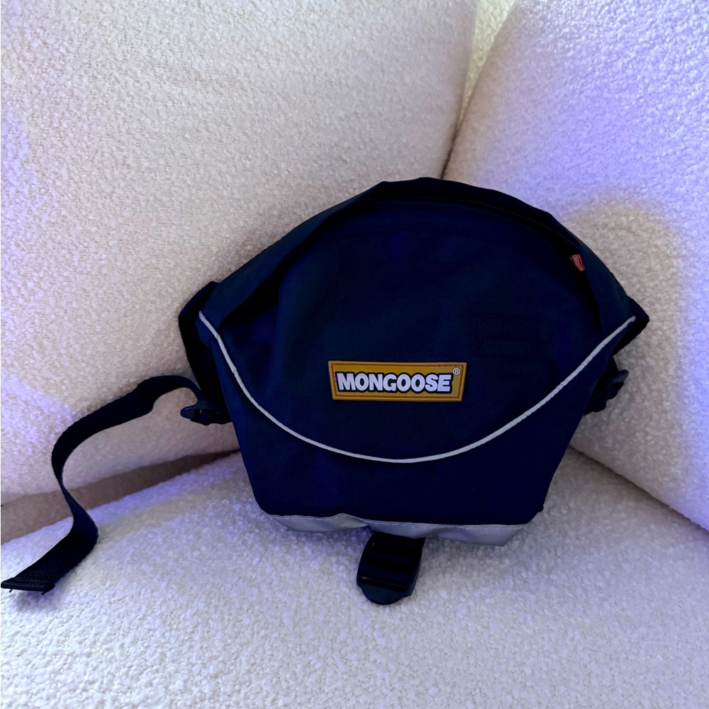 Mongoose bike pouch